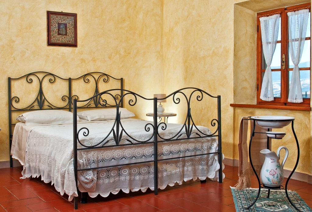 Agriturismo La Buca Di Bellugi San Quirico dʼOrcia Szoba fotó