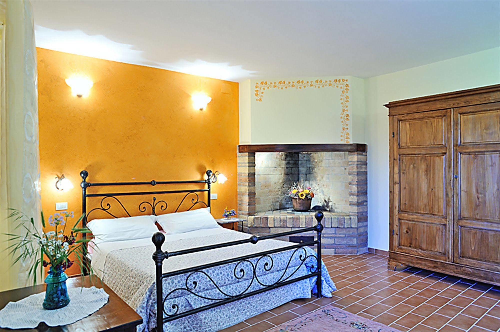 Agriturismo La Buca Di Bellugi San Quirico dʼOrcia Kültér fotó