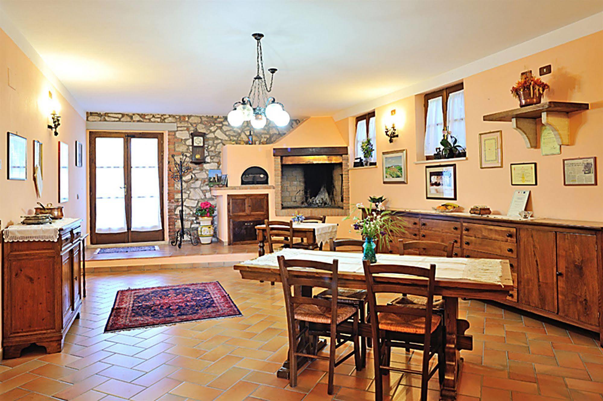 Agriturismo La Buca Di Bellugi San Quirico dʼOrcia Kültér fotó